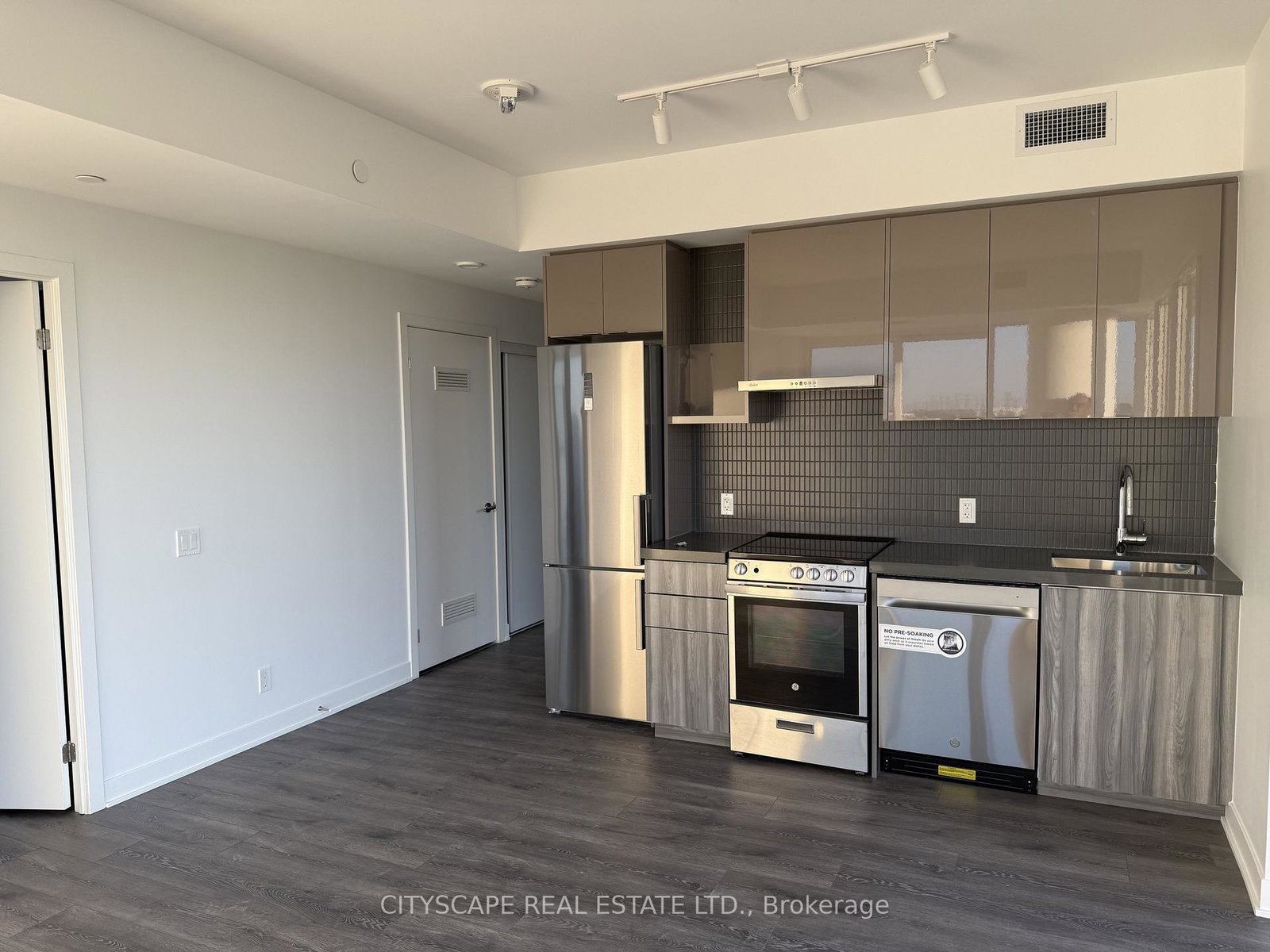 6-flavelle-trail-vaughan-ontario-n13233970