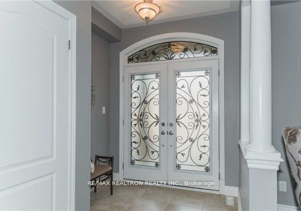 978-ernest-cousins-circle-newmarket-ontario-n13234760
