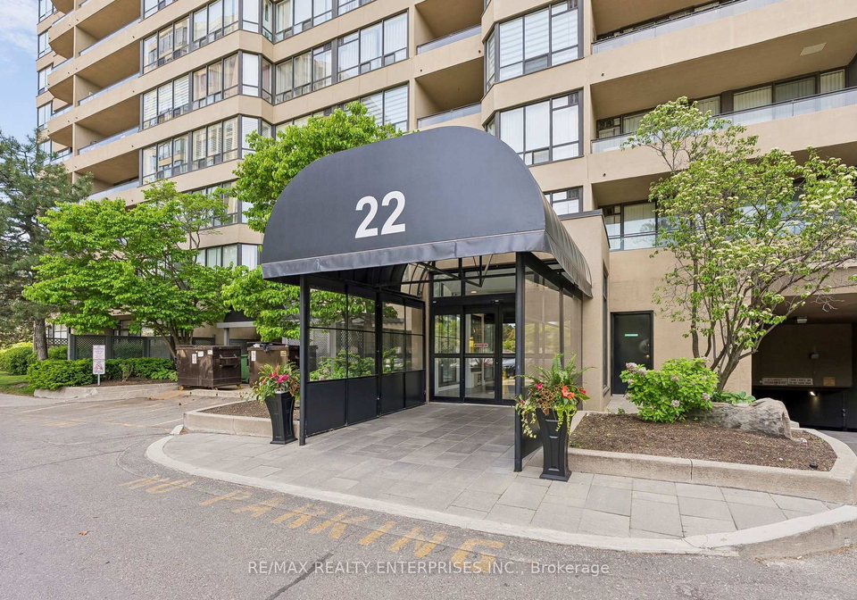 22-clarissa-drive-richmond-hill-ontario-n13235230