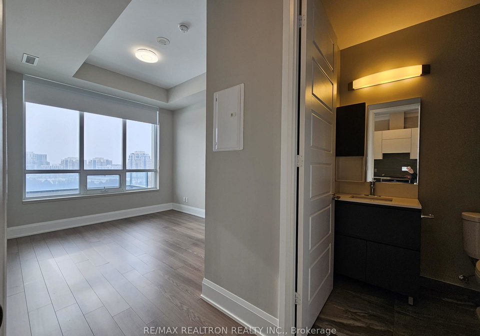 15-water-walk-drive-markham-ontario-n13235728