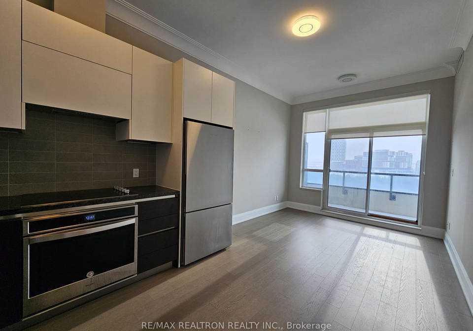 15-water-walk-drive-markham-ontario-n13235728