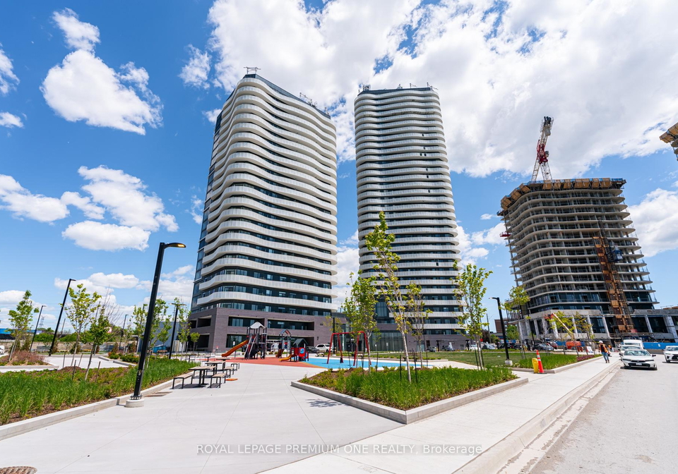 10-flavelle-trail-vaughan-ontario-n13237358