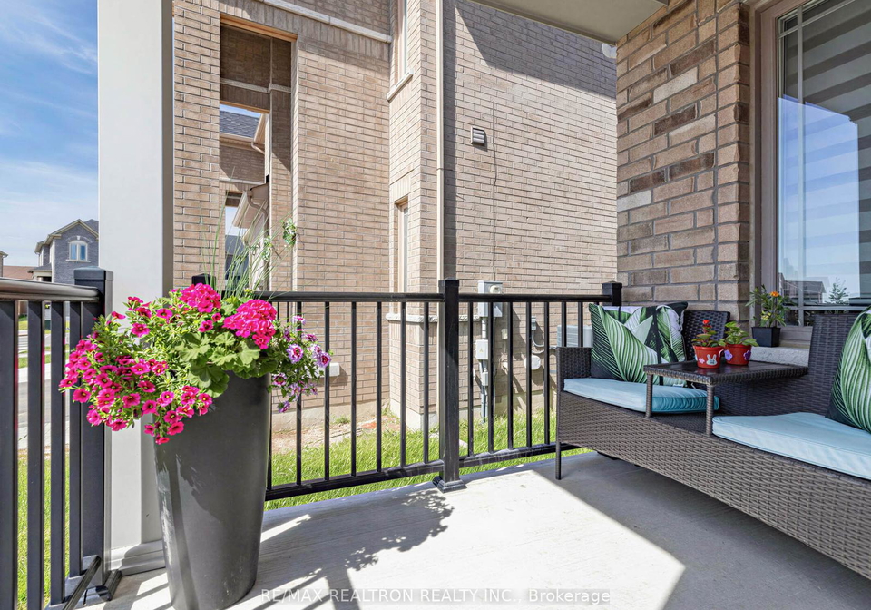 202-sutherland-avenue-bradford-west-gwillimbury-ontario-n13238112