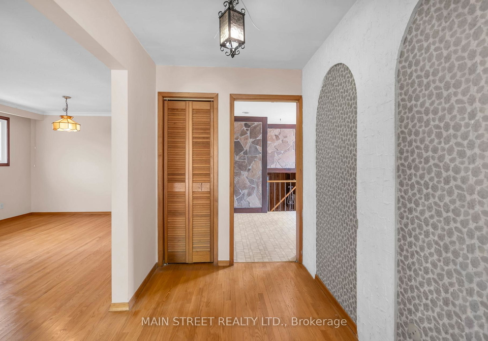 806-three-seasons-drive-newmarket-ontario-n13238598