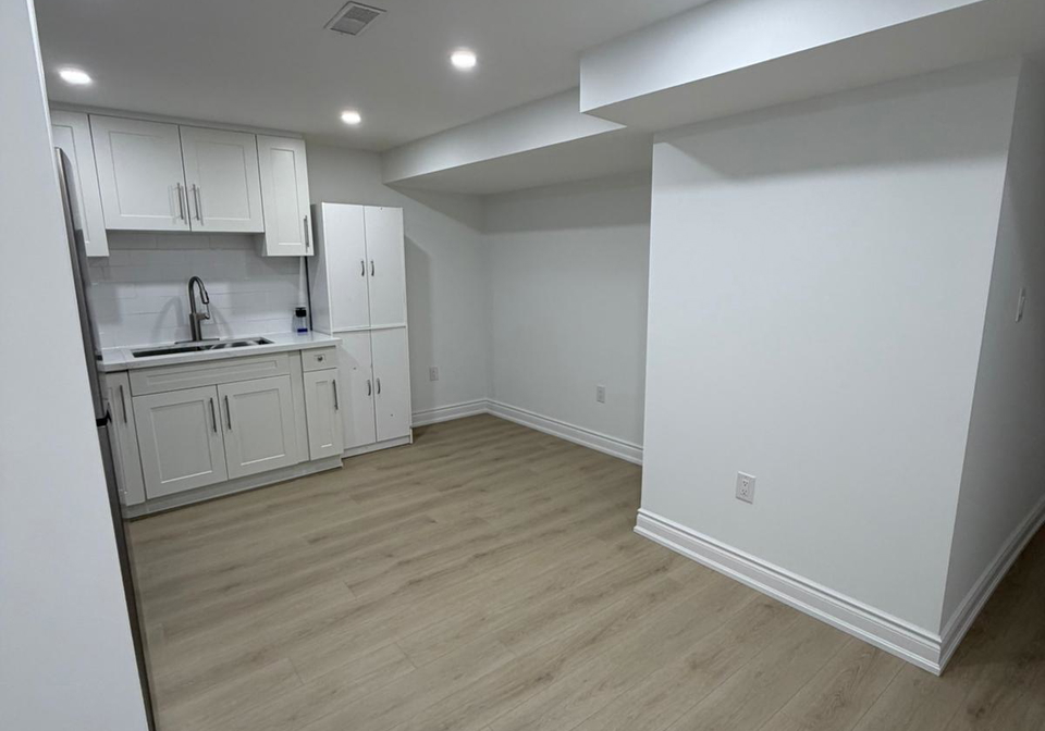 74-four-seasons-crescent-newmarket-ontario-n13239726