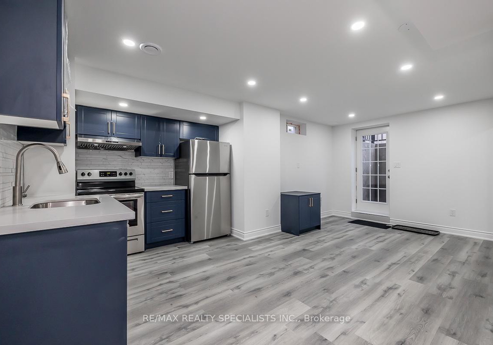 1-huron-lane-bradford-west-gwillimbury-ontario-n13241190