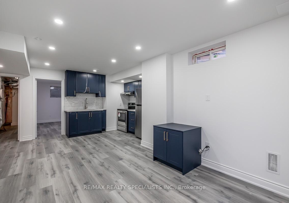 1-huron-lane-bradford-west-gwillimbury-ontario-n13241190