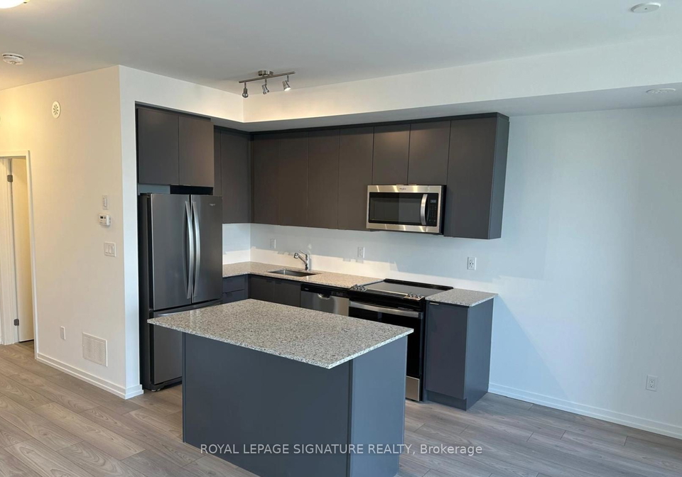 14-lytham-green-circle-newmarket-ontario-n13242248