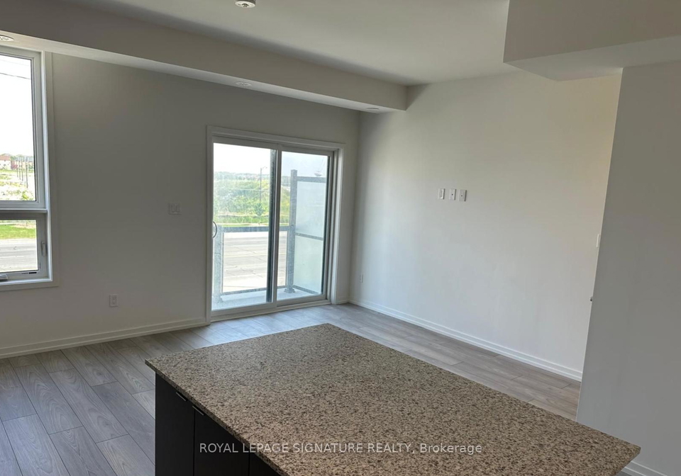 14-lytham-green-circle-newmarket-ontario-n13242248