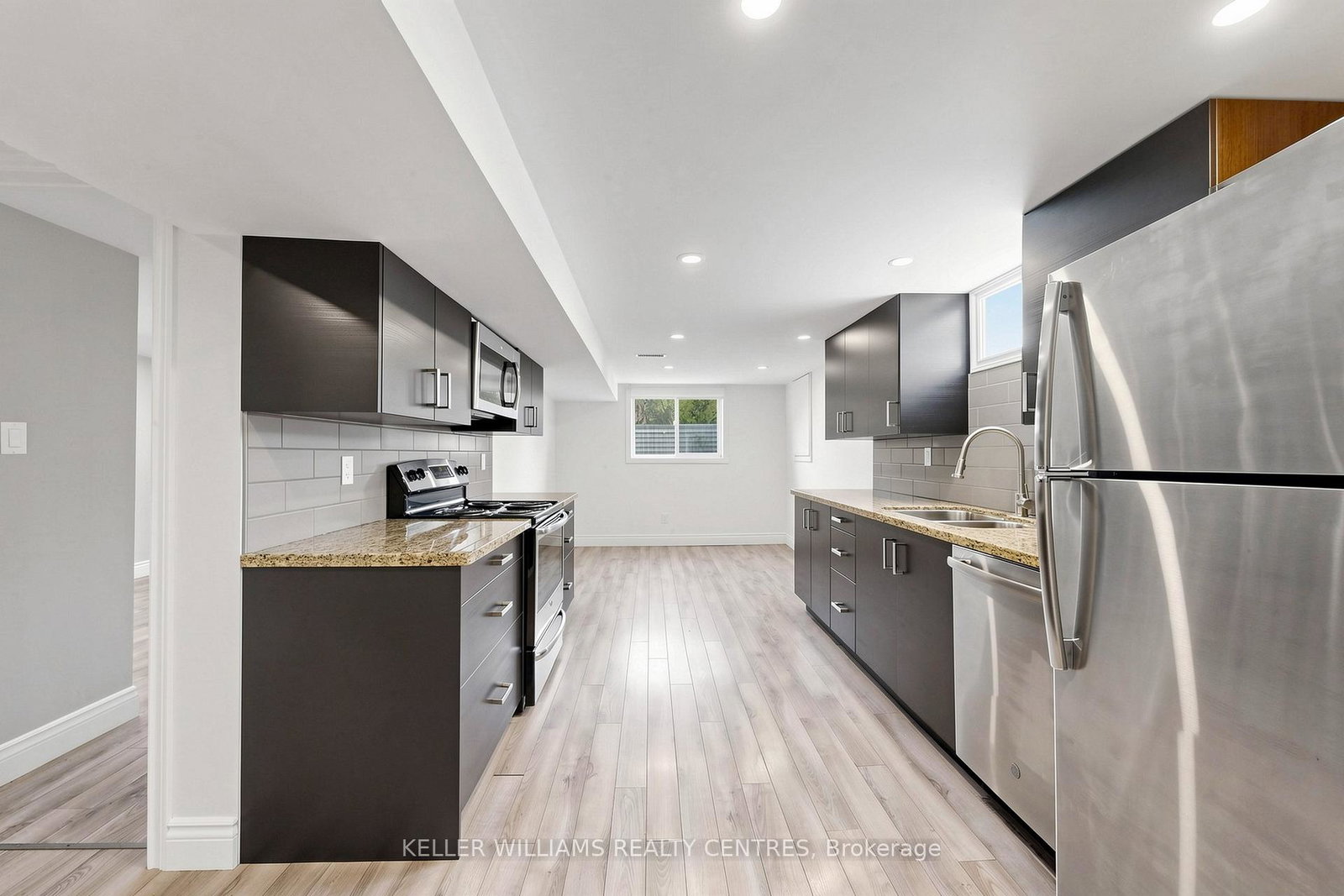 807-greenfield-crescent-newmarket-ontario-n13242404