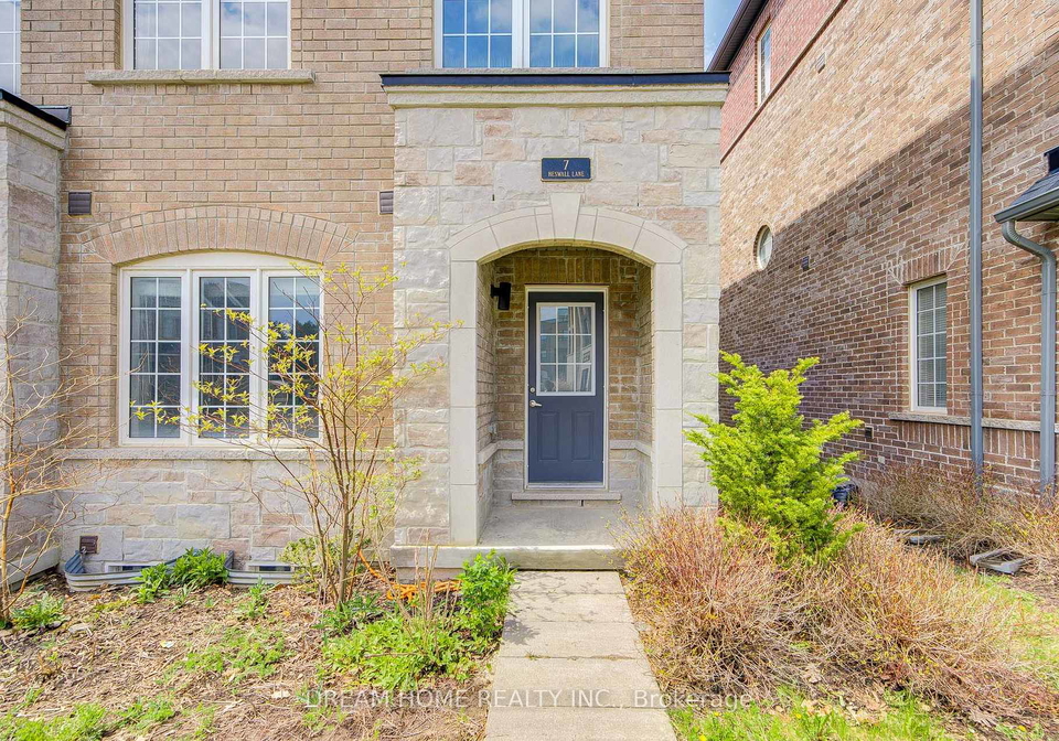 7-heswall-lane-newmarket-ontario-n13242424
