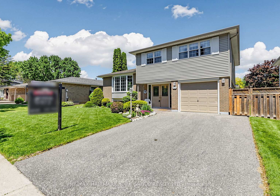 24-devins-drive-aurora-ontario-n13242488