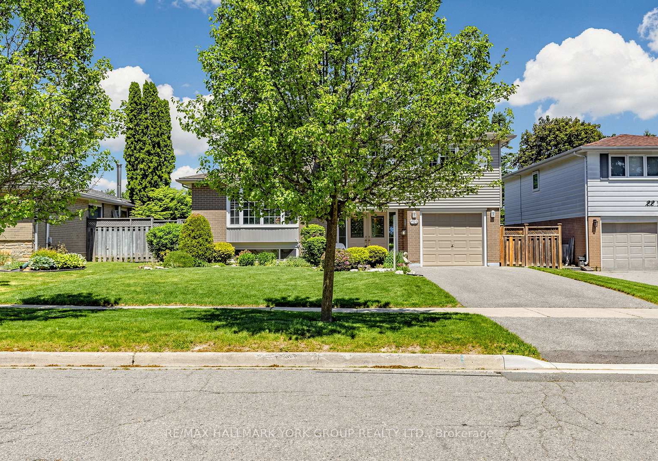 24-devins-drive-aurora-ontario-n13242488