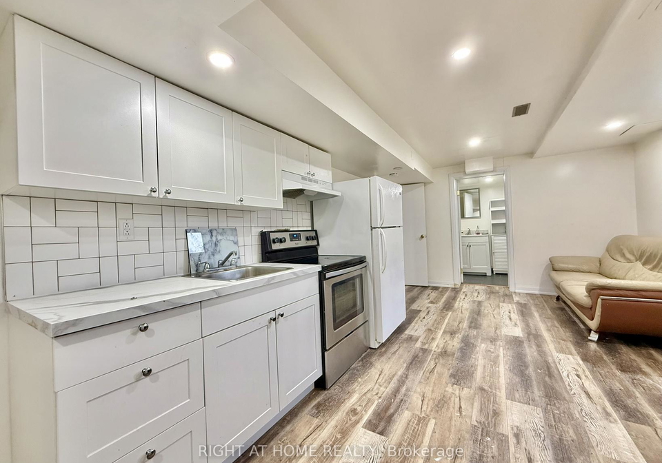 116-cherrywood-drive-newmarket-ontario-n13243072