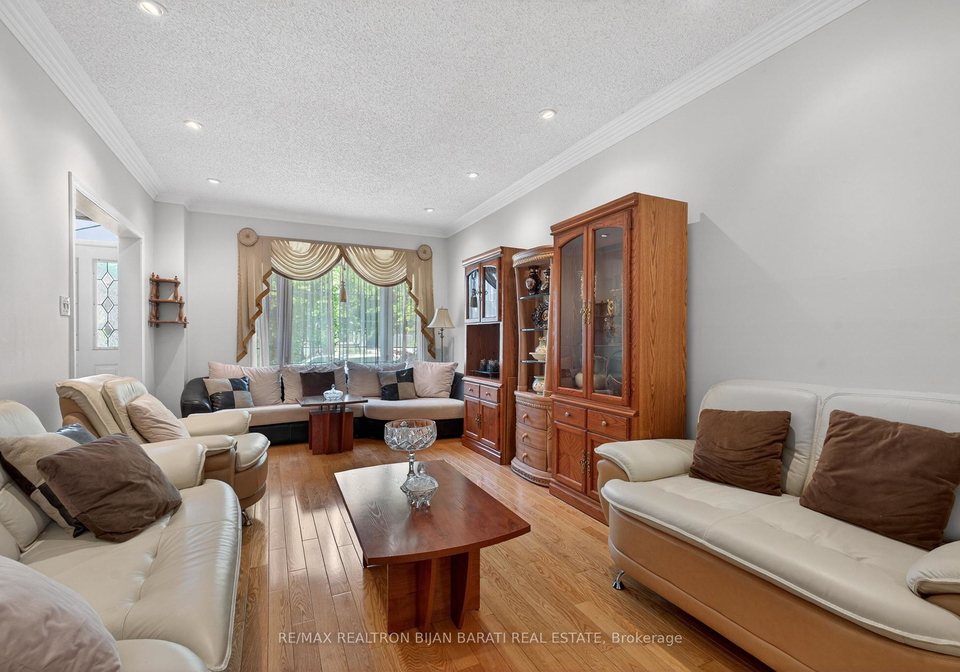 15-lisa-crescent-richmond-hill-ontario-n13243192