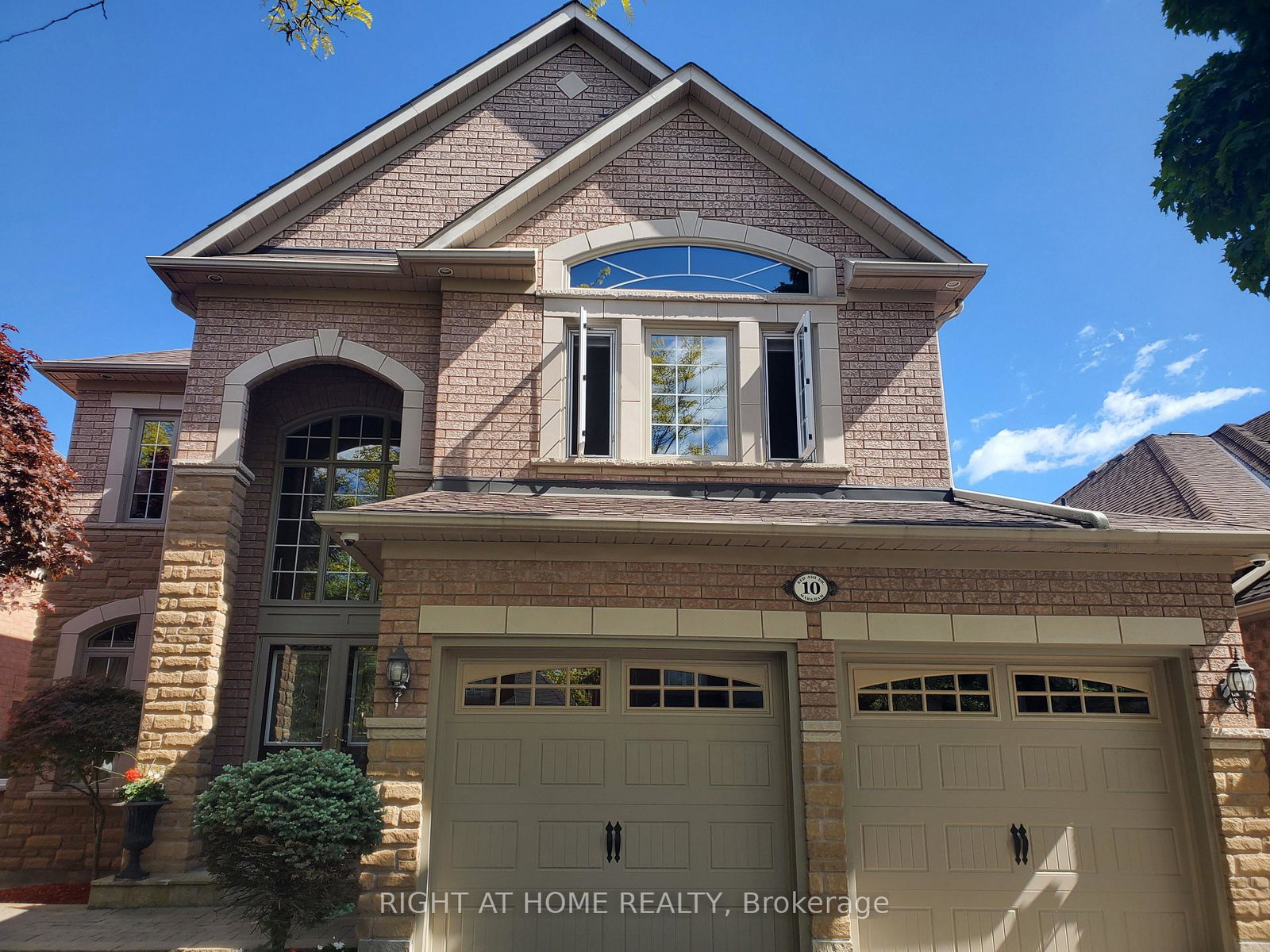 10-red-ash-drive-markham-ontario-n13245490