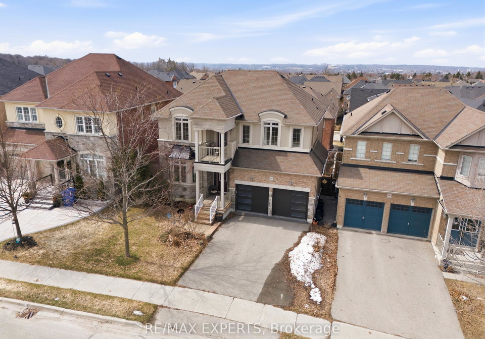 847-memorial-circle-newmarket-ontario-n13246082