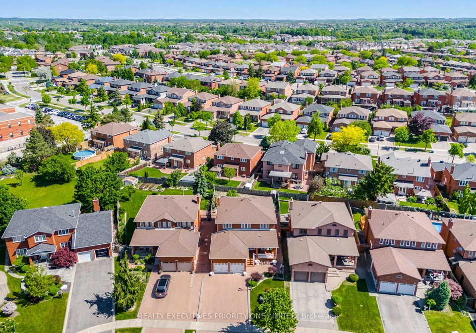 139-jade-crescent-vaughan-ontario-n13246258