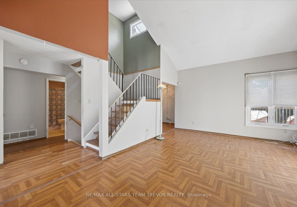 42-eastman-crescent-newmarket-ontario-n13247048