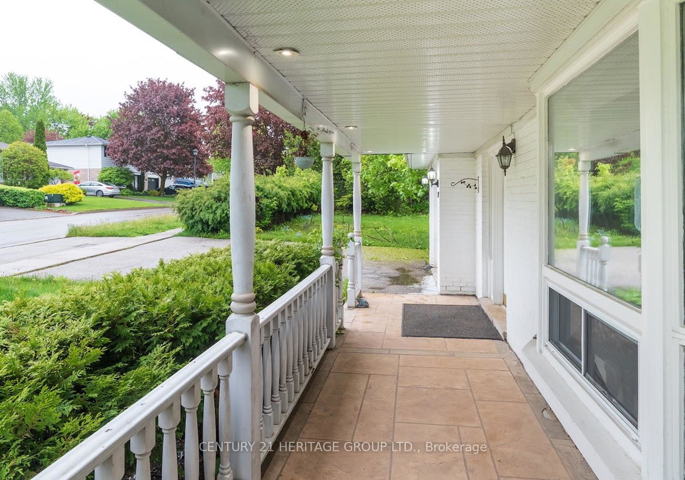 307-towercrest-drive-newmarket-ontario-n13247092