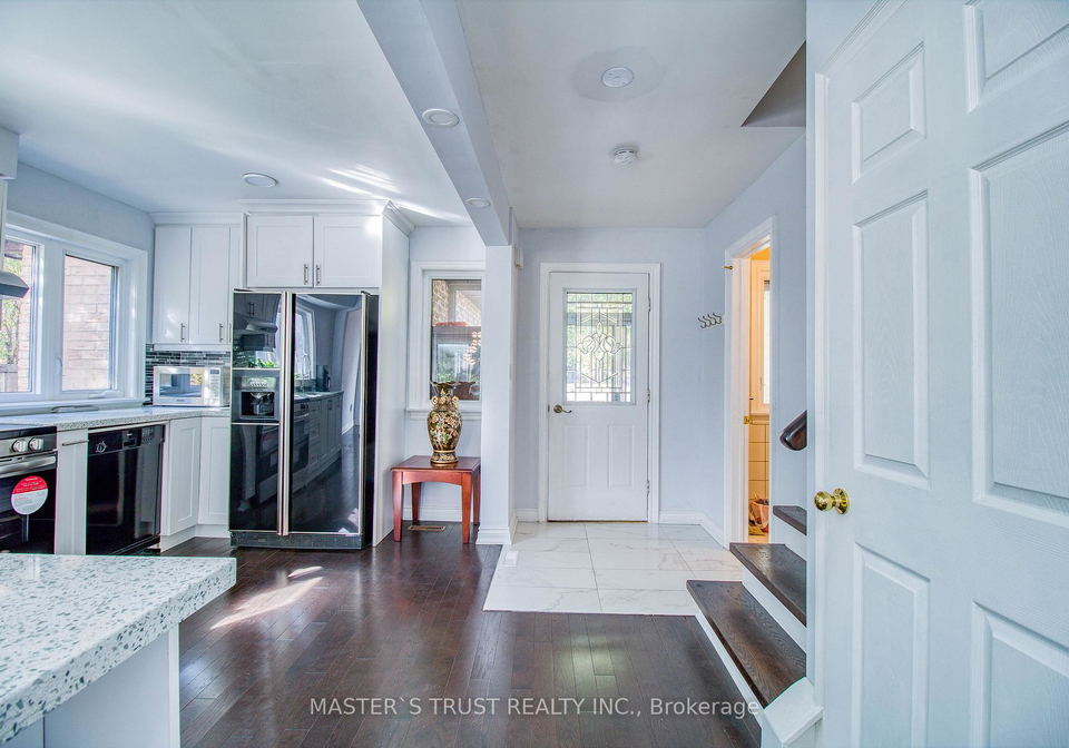 20-valhalla-court-aurora-ontario-n13247160