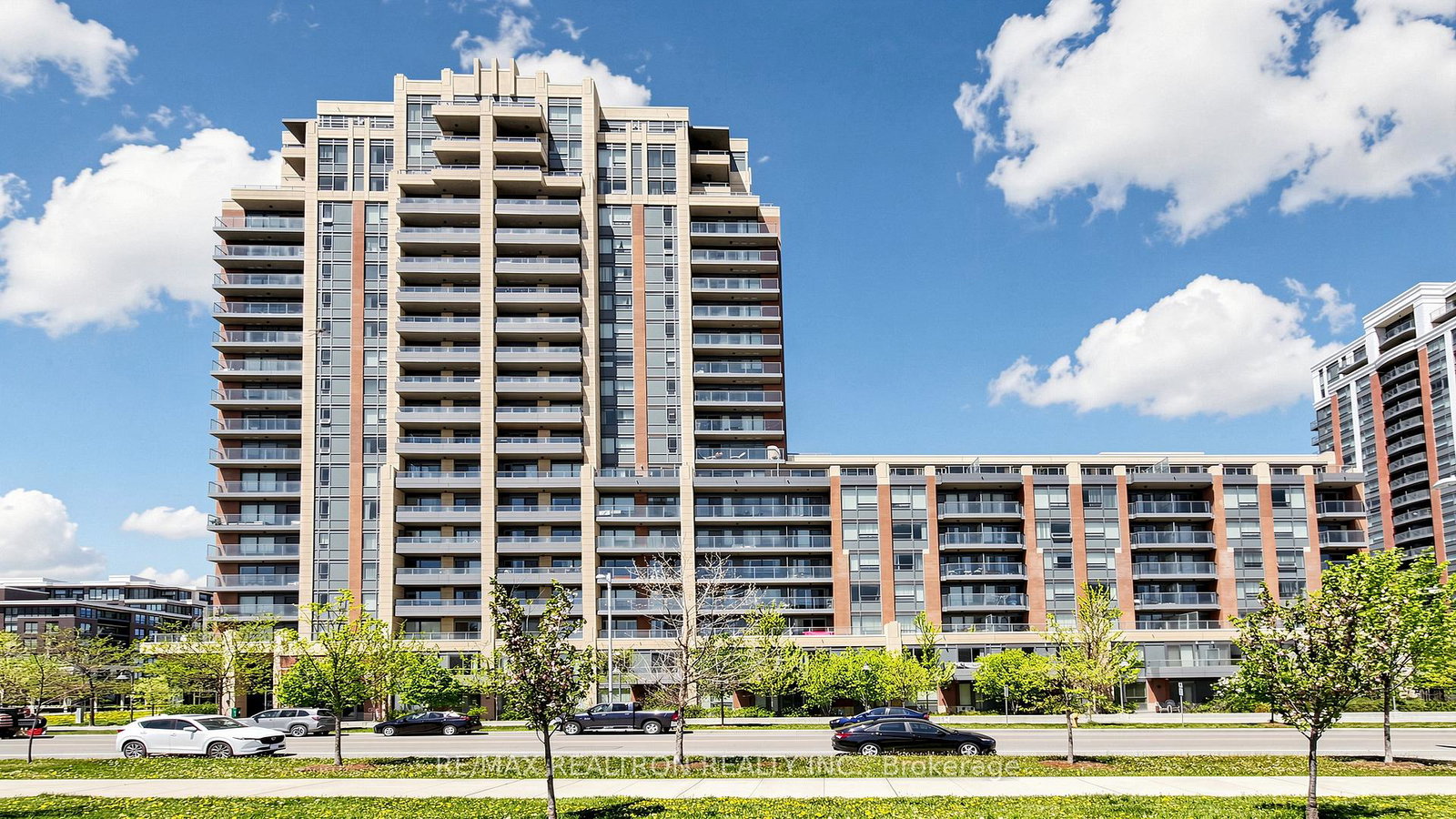 18-uptown-drive-markham-ontario-n13247344