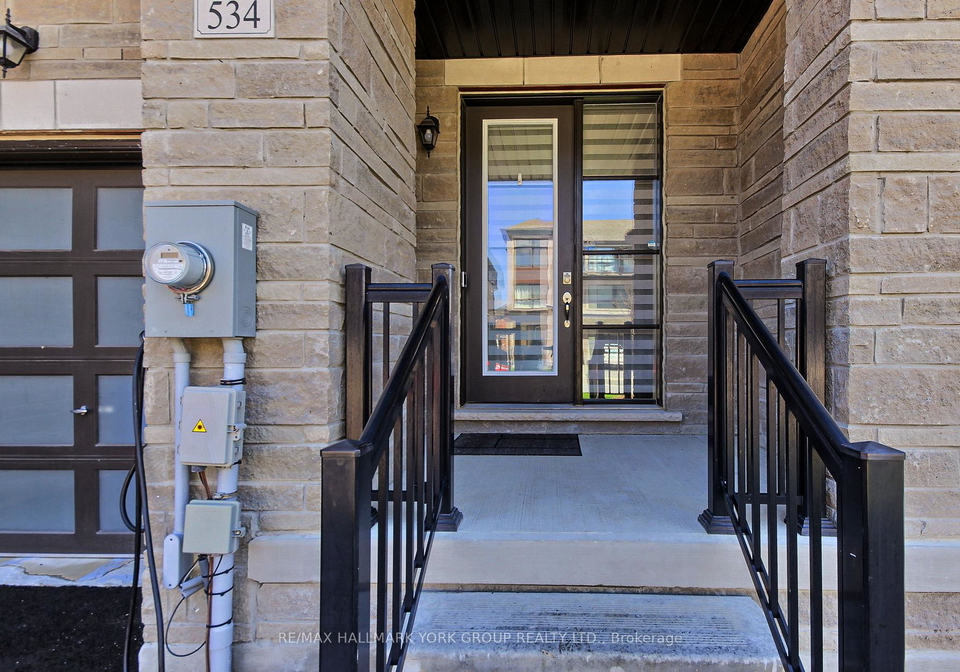 534-new-england-court-newmarket-ontario-n13247422