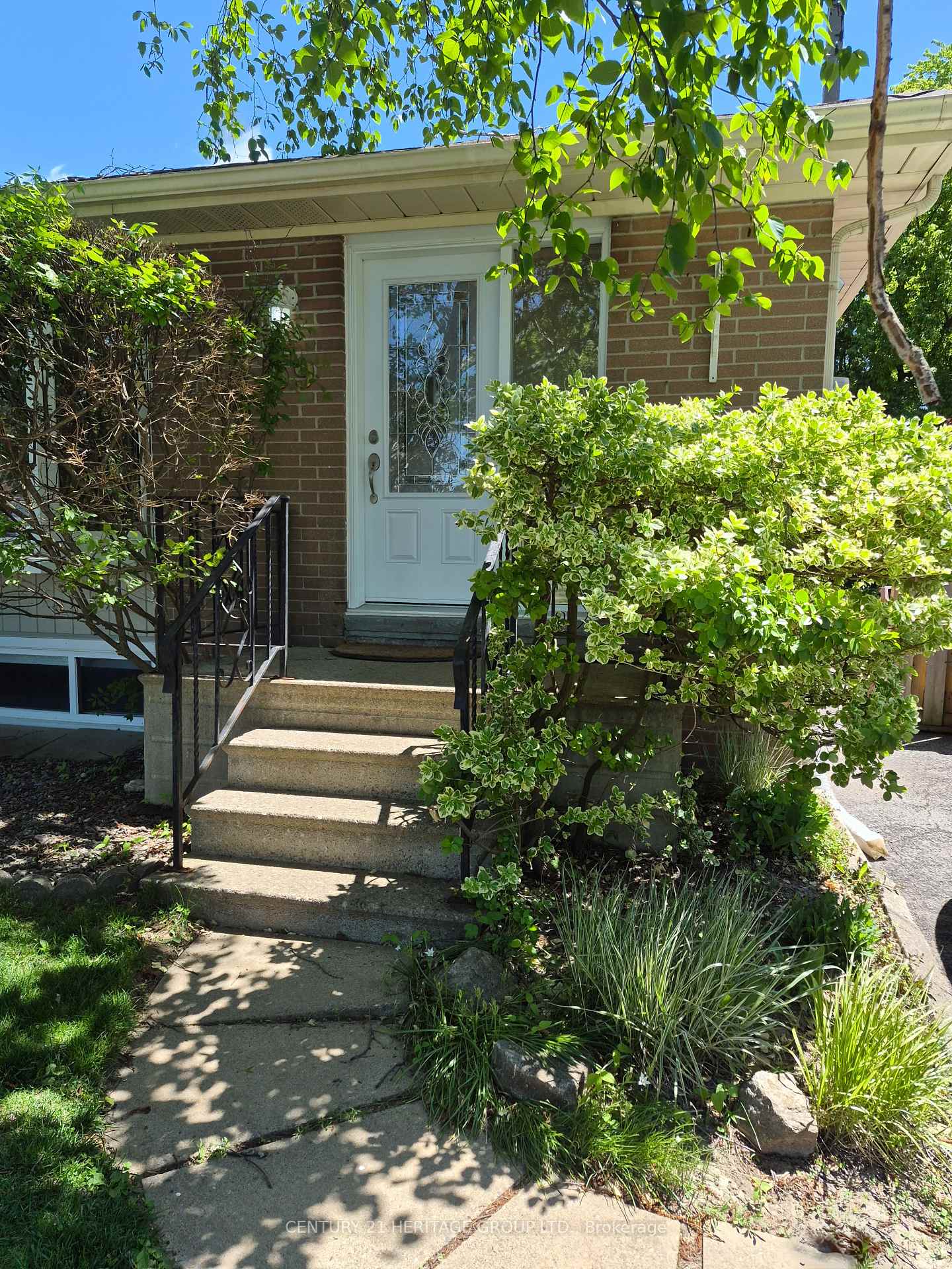 69-lindsay-avenue-newmarket-ontario-n13248160