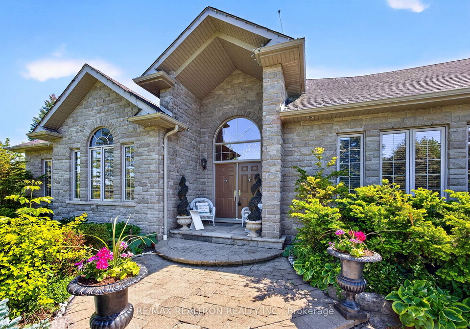 23-fairbairn-gate-east-gwillimbury-ontario-n13248564