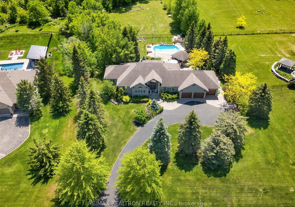23-fairbairn-gate-east-gwillimbury-ontario-n13248564