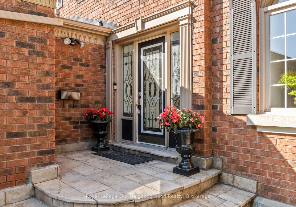 44-gatcombe-circle-richmond-hill-ontario-n13249174