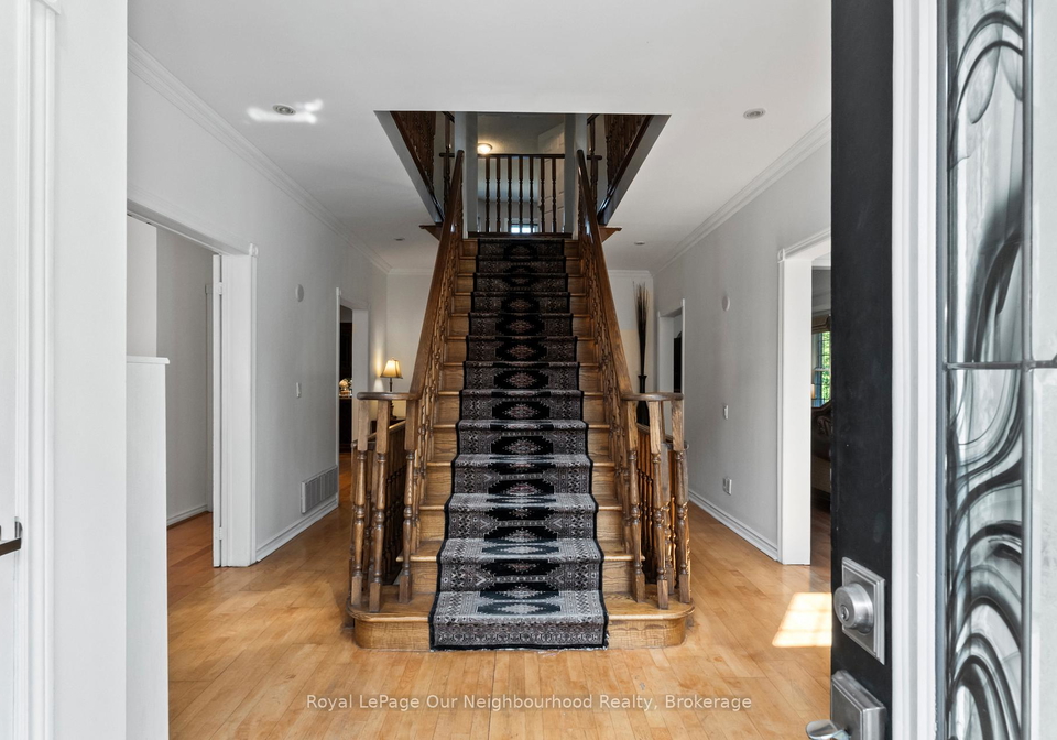 44-gatcombe-circle-richmond-hill-ontario-n13249174