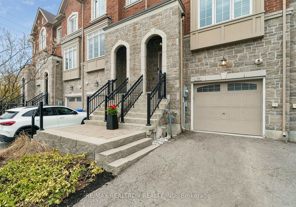 216-appleton-court-newmarket-ontario-n13301168