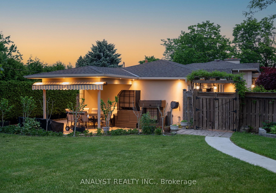 10-sevilla-boulevard-vaughan-ontario-n13410698