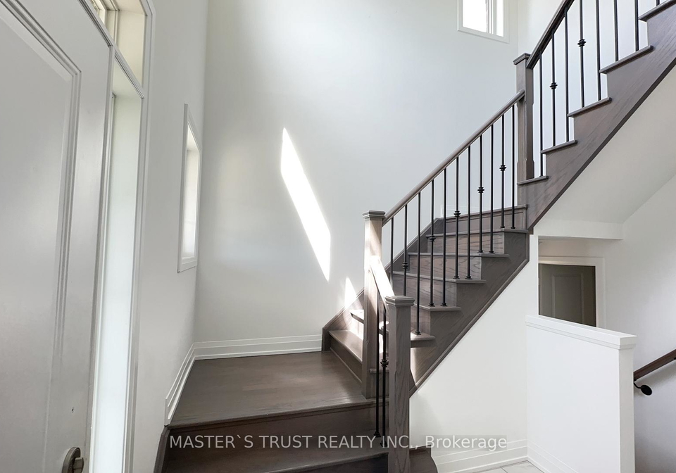 102-frank-kelly-drive-east-gwillimbury-ontario-n13410758
