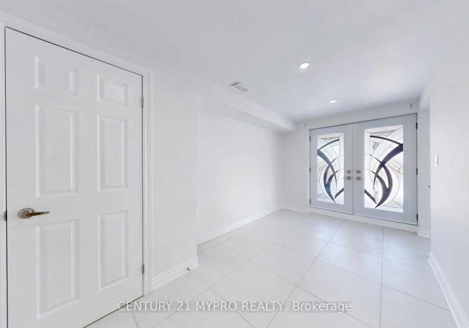 13-manor-glen-crescent-east-gwillimbury-ontario-n13410870