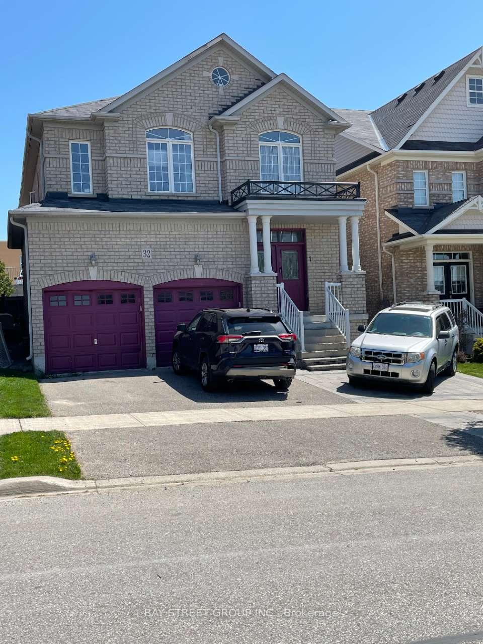 32-herefordshire-crescent-newmarket-ontario-n13412538