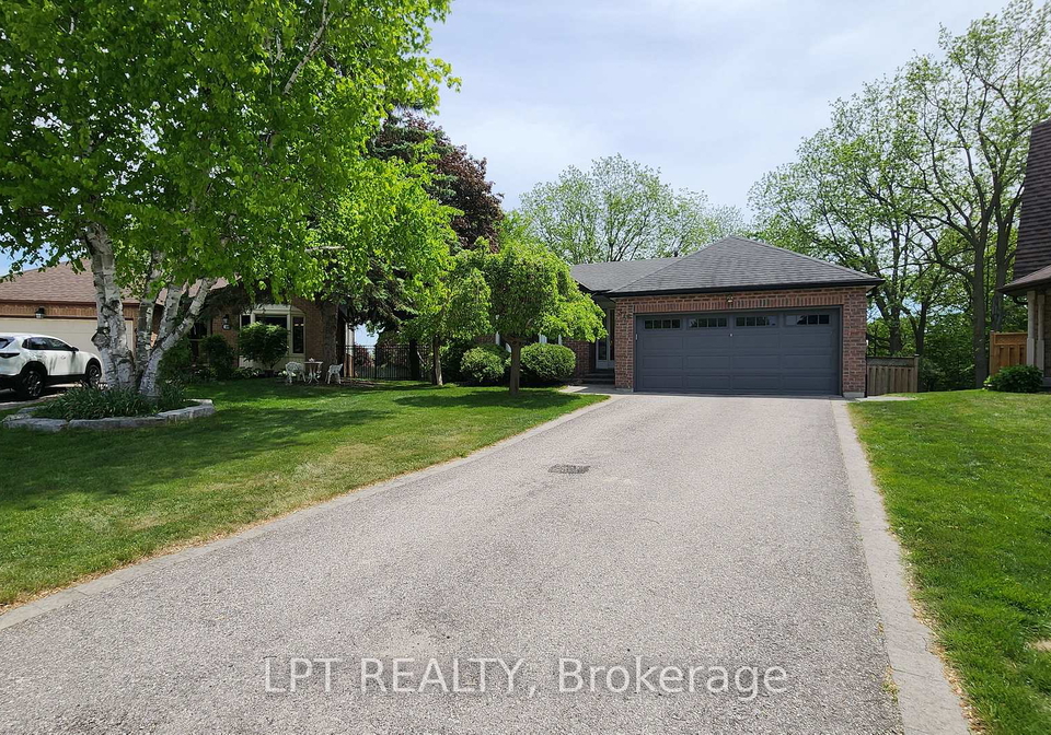 376-wakefield-place-newmarket-ontario-n13412792