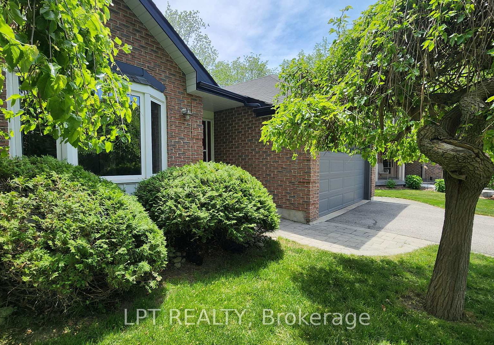376-wakefield-place-newmarket-ontario-n13412792