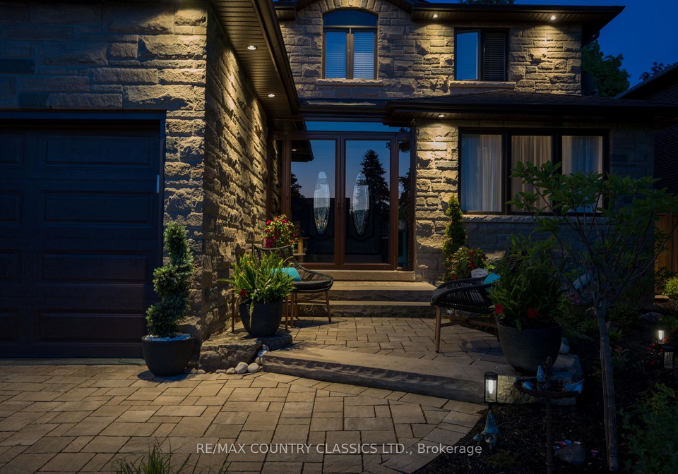 279-manchester-drive-newmarket-ontario-n13412796