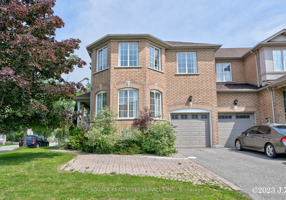 2-waterton-crescent-richmond-hill-ontario-n13412894