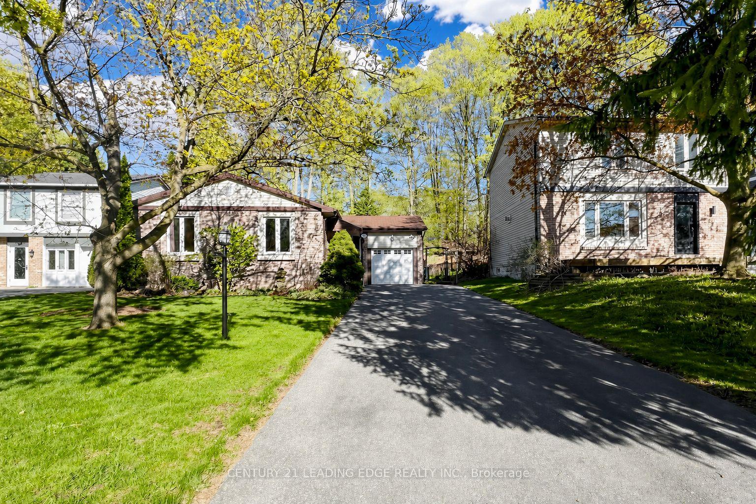 323-waratah-avenue-newmarket-ontario-n13414570