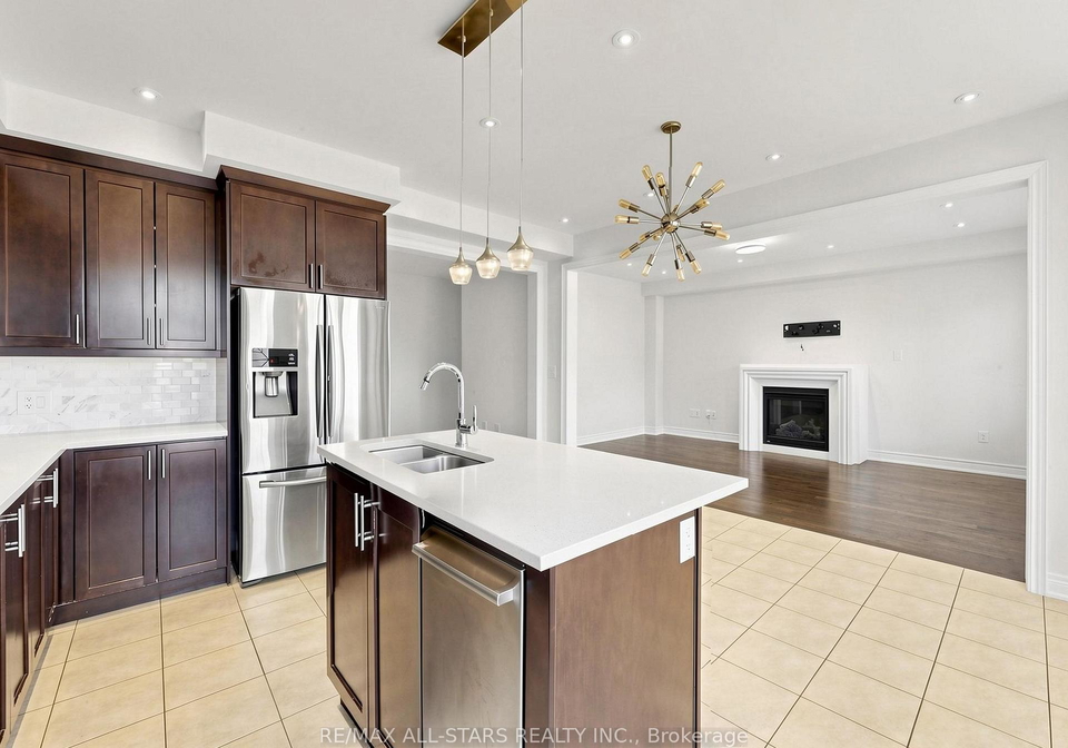 29-mondial-crescent-east-gwillimbury-ontario-n13415126