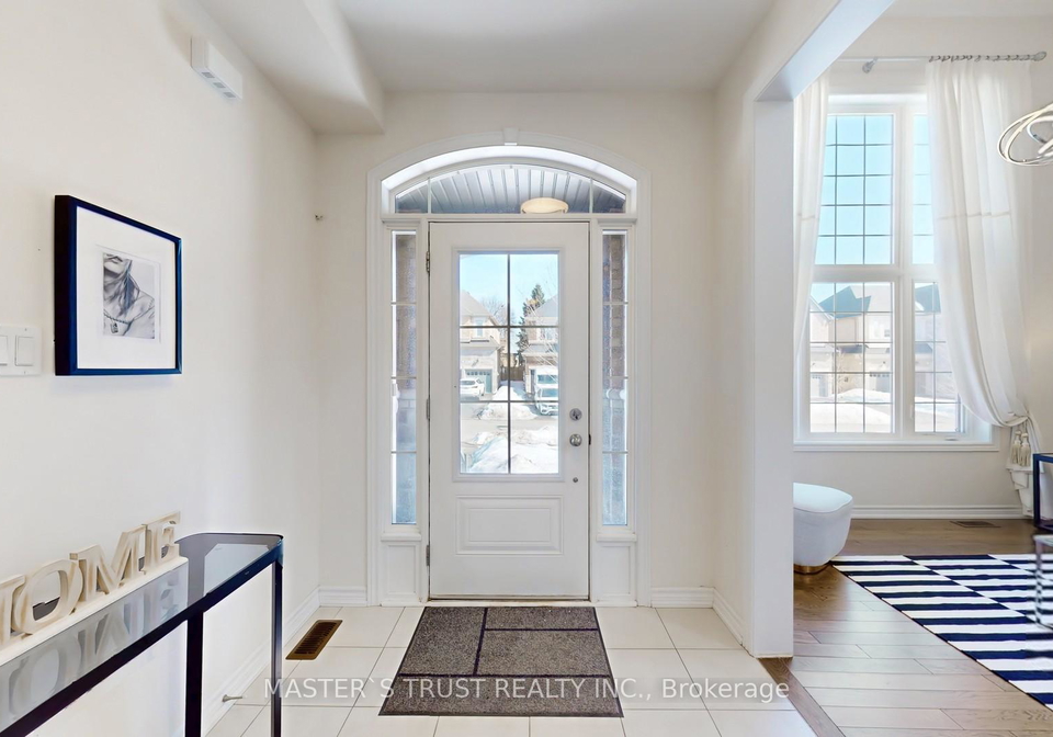 68-alf-neely-way-newmarket-ontario-n13416246