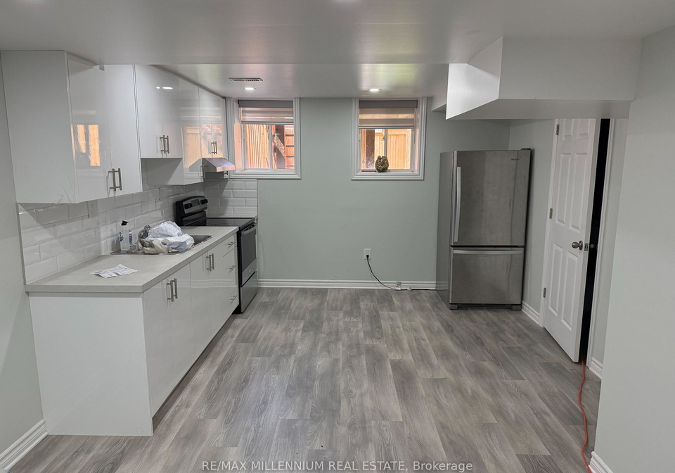 106-knott-end-newmarket-ontario-n13416496