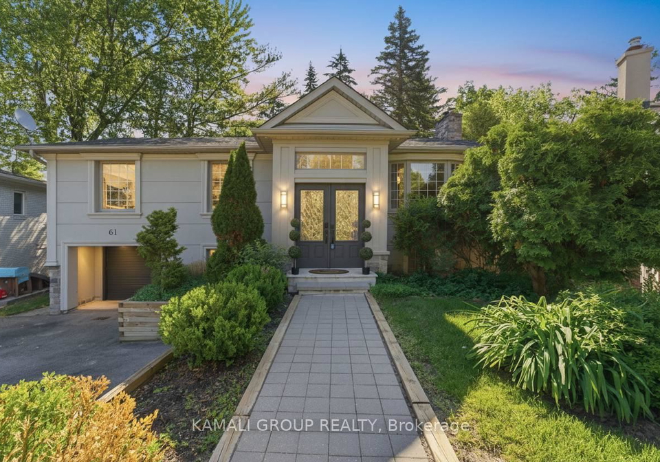 61-lawnwood-court-richmond-hill-ontario-n13418086