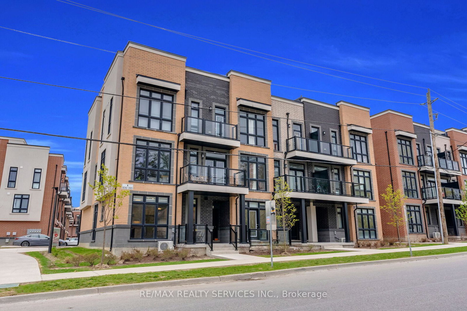 1-bond-crescent-richmond-hill-ontario-n13418470