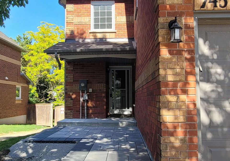 745-caradonna-crescent-newmarket-ontario-n13418758