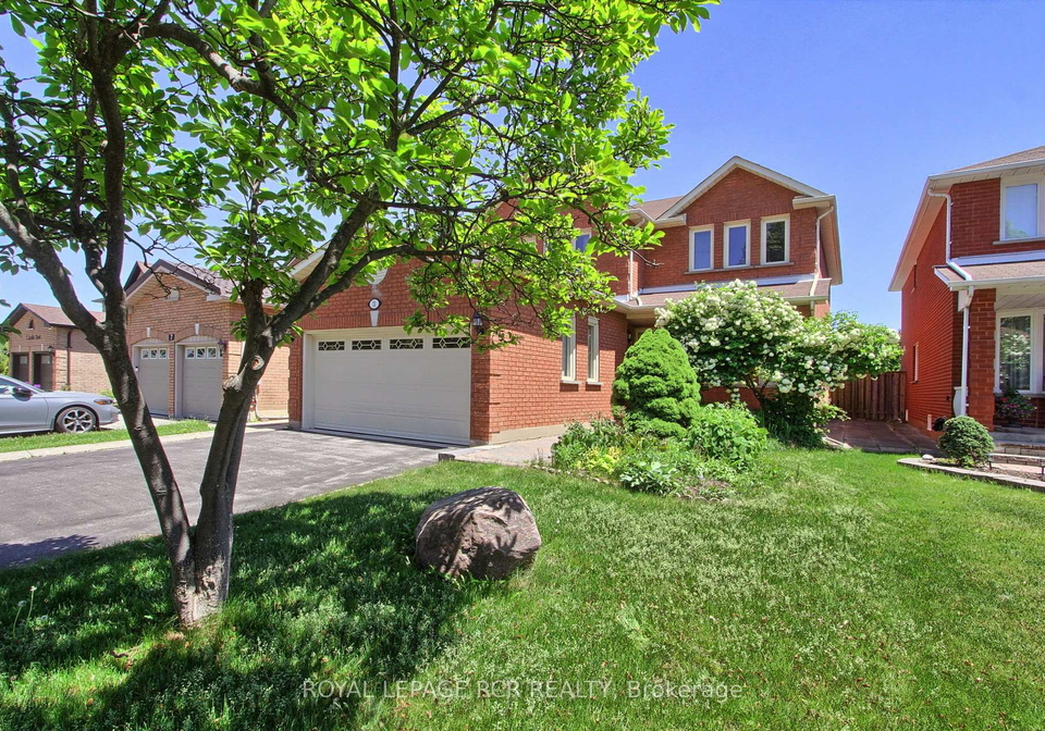 11-zucchet-court-vaughan-ontario-n13418846