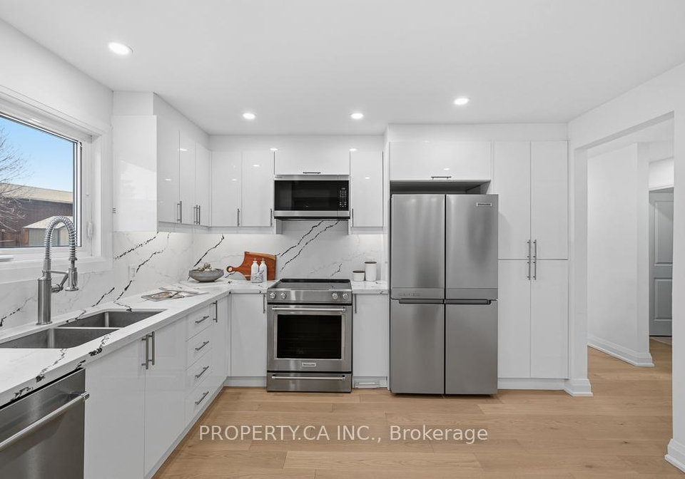217-hampton-court-newmarket-ontario-n13418976